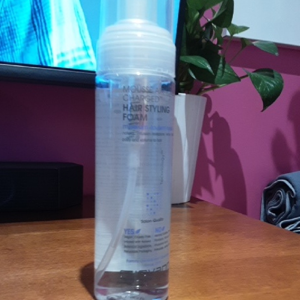 Mousse Charged Hair Styling Foam - Clear